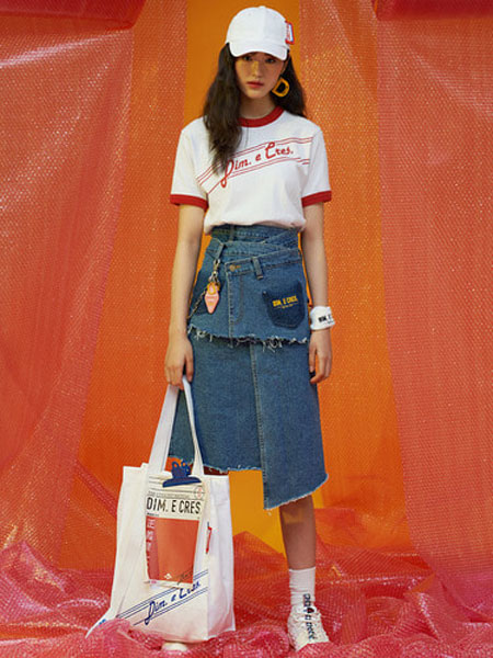 Cres.E Dim女装品牌2019春夏新款圆领韩版字母短袖T恤