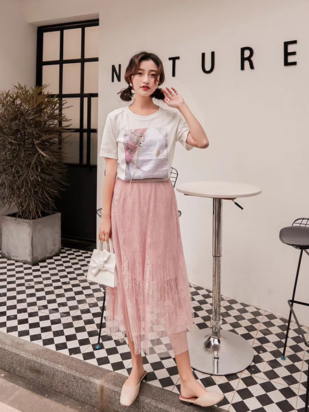 木丝语女装品牌2019春夏新款一字肩波点少女长袖上衣韩版衬衣