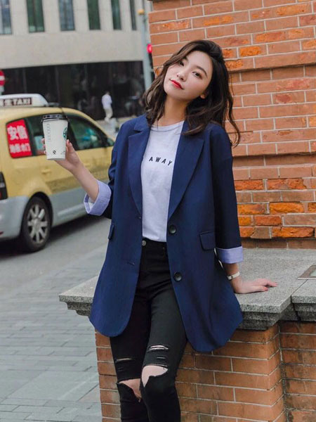 续素女装品牌2019春季新款韩版学生宽松条纹休闲西服