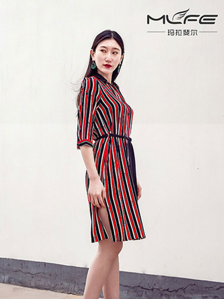 玛拉斐尔女装品牌2019春夏撞色条纹拼接腰带显瘦连衣裙