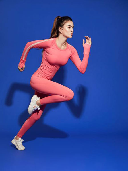 沙沙内衣品牌2019春夏新款修身显瘦运动瑜伽套装