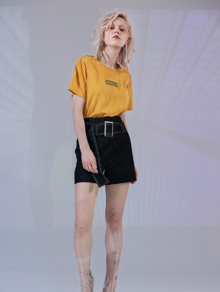 丹比奴女装品牌2019夏季鲜橘Sloganla拉链圆领T恤