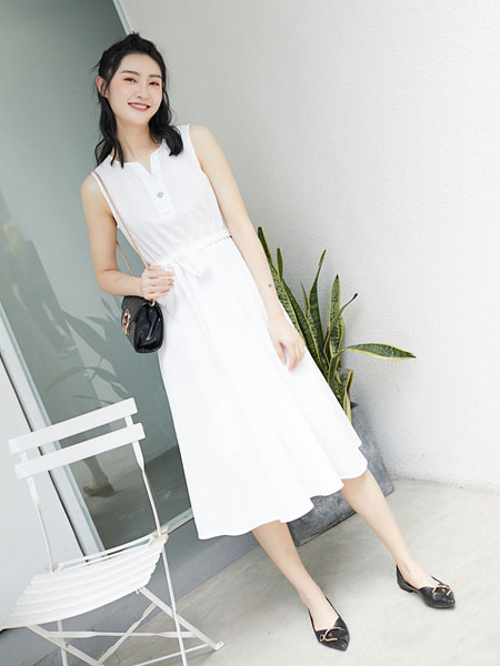 果一果女孩女装品牌2019春夏新款白色系带蕾丝连衣裙