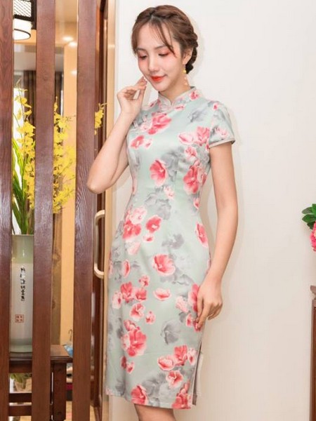 香港伊荷女装女装品牌2019春夏新品