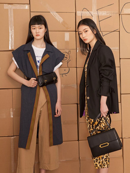 GAROSU女装品牌2019春季新款复古帅气 设计感中长款马甲外套