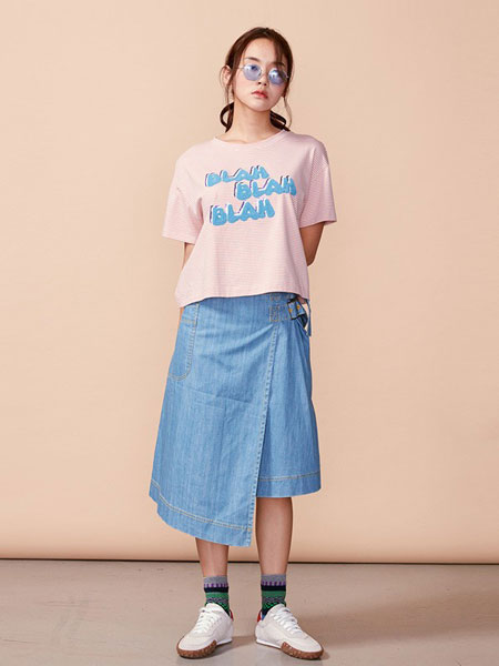 BearTwo女装品牌2019春夏粉色短袖T恤字母印花上衣条纹T恤