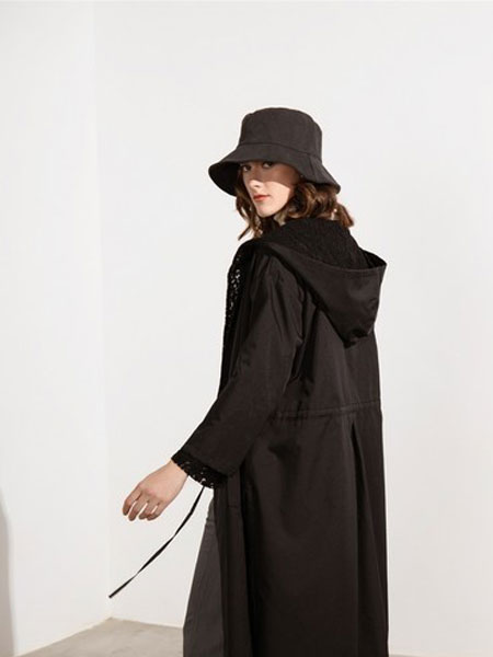C3000女装品牌2019春夏新款韩版黑色优雅气质单排扣外套
