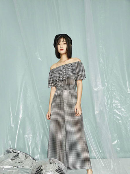夏柏女装品牌2019春夏 洋气新款韩版设计感一字肩连体裤潮