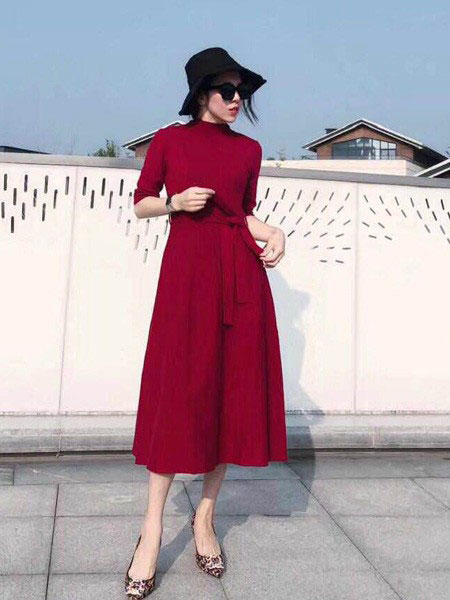 SONAF索娜菲女装品牌2019春季新款红色结婚晚礼服女宴会简单大方连衣裙