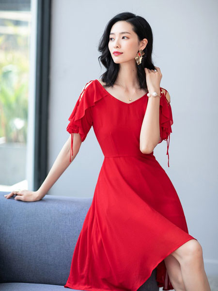 优衣美女装品牌2019春夏新款欧美红色V领绑带荷叶边短袖收腰连衣裙