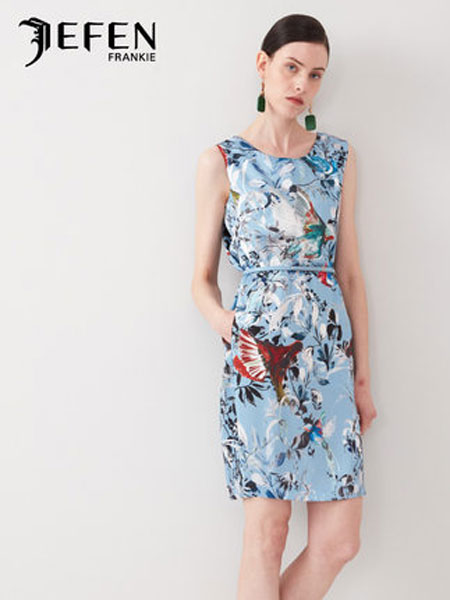 吉芬女装品牌2019春夏新款衬衫式七分袖条纹印花连衣裙