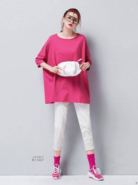 艾米女装品牌2019春夏新款韩版纯色圆领中长款短袖宽松T恤