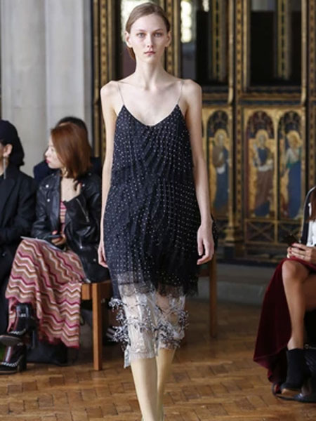 雪伦·沃可布女装品牌新款时尚性感显瘦吊带连衣裙