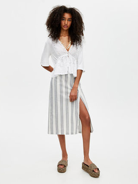 Pull&Bear休闲品牌2019春夏新款清新白色条纹开叉半身裙中长款