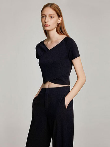 卡利亚里女装品牌2019春夏新款时尚修身露脐短款v领上衣