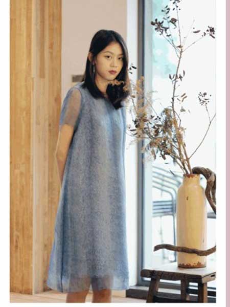 天纳吉尔 TinaGia女装品牌2019春夏新款宽松韩版文艺复古冷淡连衣裙