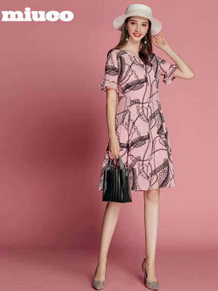 缪可 - MIUCO女装品牌2019春夏新款圆领喇叭袖复古印花收腰显瘦真丝连衣裙