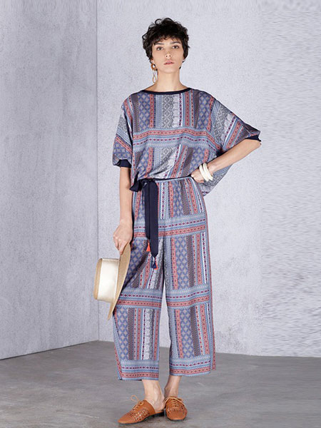 天纳吉儿女装品牌2019春夏新品波西米亚风宽松廓形上衣