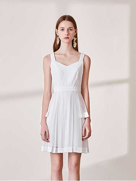 MissLace女装品牌2019春夏新款白色立体褶拼接百褶下摆宽吊带连衣裙