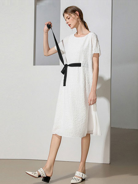 雾道女装品牌2019春夏新款纯色短袖圆领系带白色优雅连衣裙