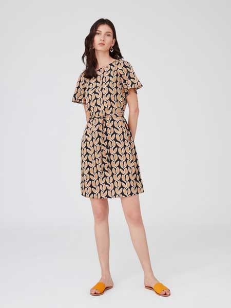 Enrico Coveri女装品牌2019春夏新款复古风高腰系带中长款连衣裙