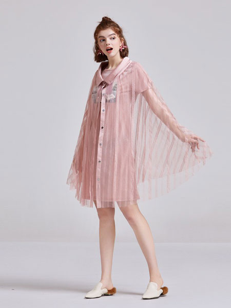 贝珞茵女装品牌2019春夏娃娃领流苏雪纺连衣裙