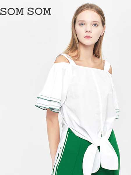 索玛女装品牌2019春夏新款个性优雅清新白色露肩背带轻薄小衫