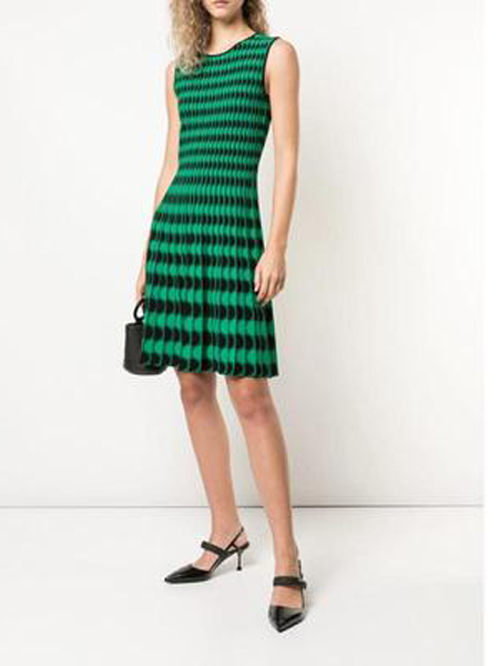 艾克瑞斯女装品牌2019春夏新款拼色条纹圆领无袖针织连衣裙