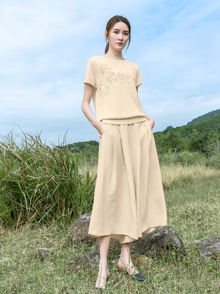 谷度女装品牌2019春夏新款镂空宽松短袖针织上衣
