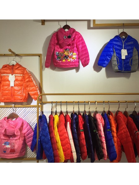 【优衣库】儿童轻薄羽绒服连帽外套品牌折扣童装一手货源分份批发