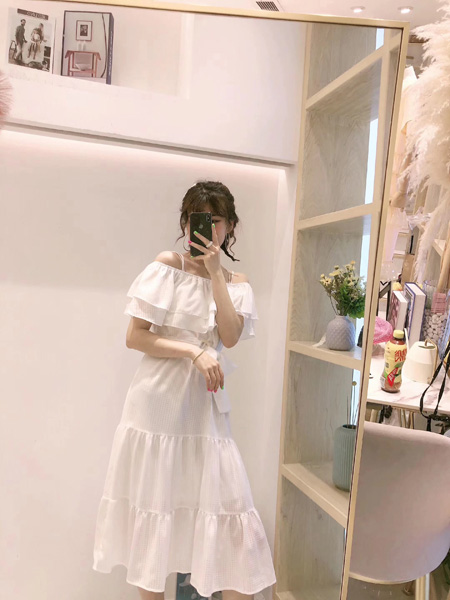 木丝语女装品牌2019春夏新款法式复古荷叶边绑带裙子超仙的一字肩格子雪纺连衣裙