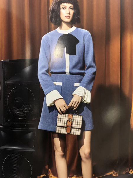 艾格伊品女装品牌2019秋季新款甜美系带蝴蝶结喇叭袖上衣针织半身裙两件套高腰裙套装