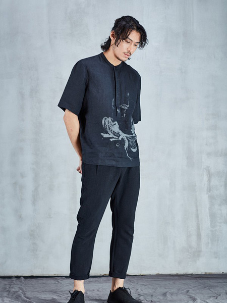 北纬30度男装品牌2019春夏新款中国风苎麻五分袖短袖衬衫