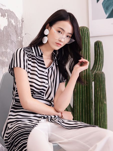 布根香女装品牌2019春夏洋气垂感休闲气质两件套潮