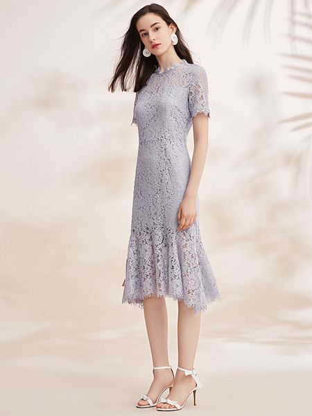 春美多女装品牌2019春夏新款短袖包臀中长镂空气质连衣裙