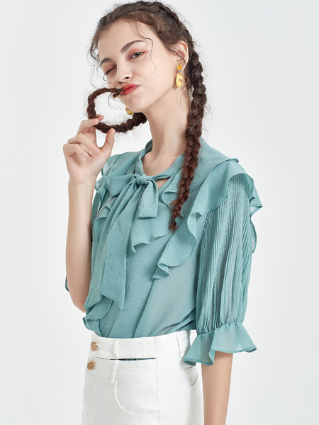 艾丽莎女装品牌2019春夏新款中袖甜美荷叶边系带很仙的上衣