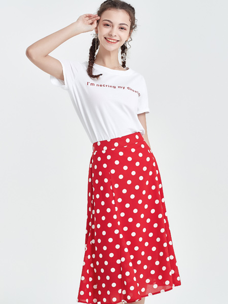 艾丽莎女装品牌2019春夏新款字母短袖t恤显瘦波点半身裙两件套潮
