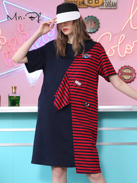 曼诺比菲女装品牌2019春夏新款时尚个性拼色套头直筒宽松不规则连衣裙