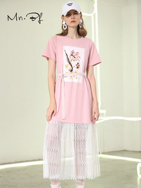 曼诺比菲女装品牌2019春夏新款短袖印花拼接蕾丝长款直筒T恤连衣裙潮