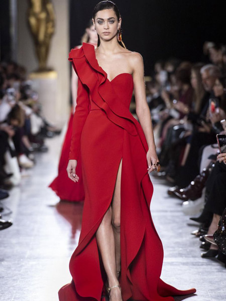 Elie Saab艾莉·萨博女装品牌2019春夏新款时尚气质简约红色单肩开叉荷叶裙摆修身显瘦长袖晚礼服