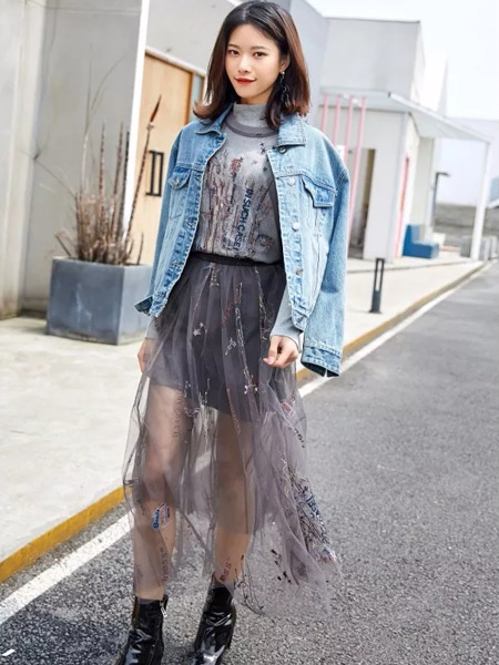 伊袖女装品牌2019秋季新款韩版修身显瘦纯色宽松百搭牛仔外套上衣