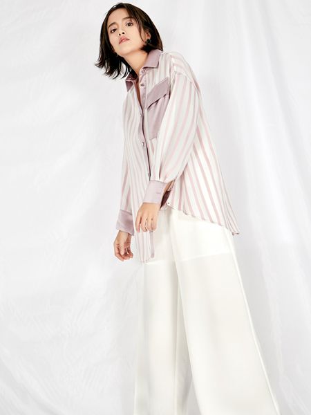 雅默YAAMOO女装品牌2019春夏宽松休闲风长袖中长款外套