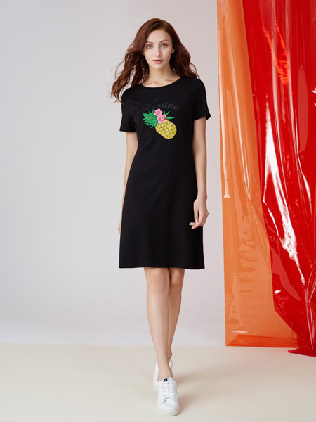 梵思诺VERSINO休闲品牌2019春夏新款韩版宽松显瘦中长款连衣裙