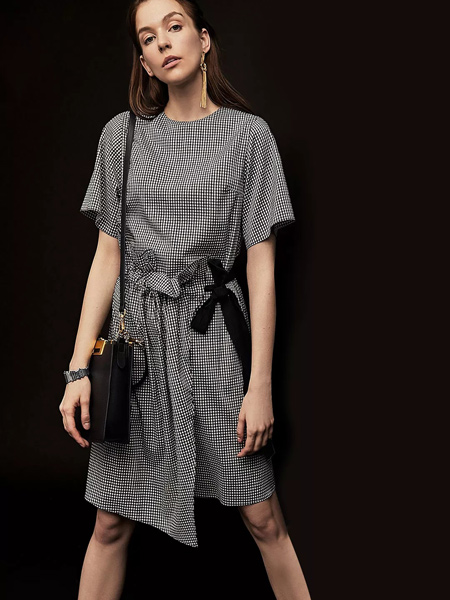 艾利欧女装品牌2019秋季新款时尚洋气修身显瘦中长款格子连衣裙