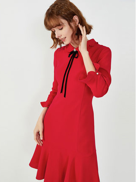 莱茵女装品牌2019秋季新款红色法式复古翻领系飘带修身长袖荷叶边连衣裙