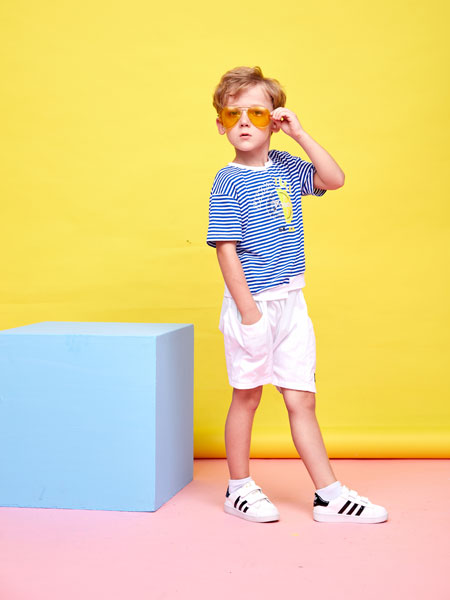 小鲨诺拉童装品牌2019春夏条纹上衣白色短裤
