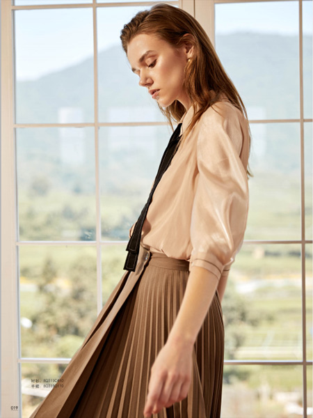 朗斯莉女装品牌2019秋季新款流行时尚气质温柔仙女套装裙子