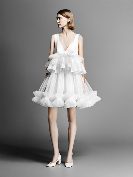 维果罗夫 (Viktor&Rolf) 女装品牌2019春夏新款时尚礼服白色短裙