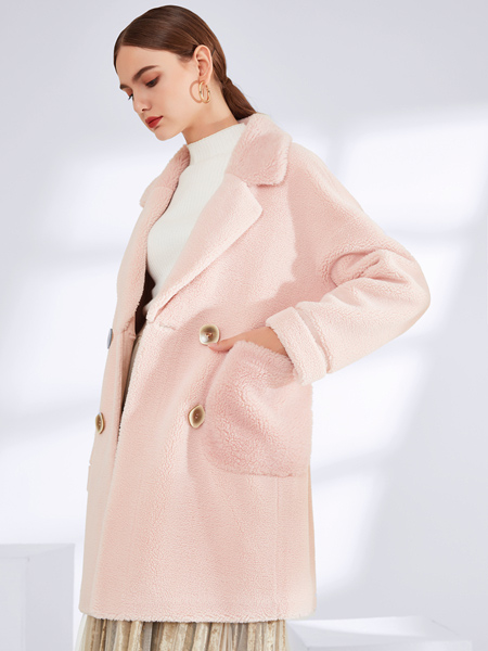 真斯贝尔女装品牌2019秋冬新款韩版宽松西装领双排扣纯色外套