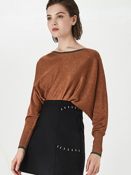 荷比俪女装品牌2019秋季新款撞色休闲金葱蝙蝠袖上衣圆领针织衫
